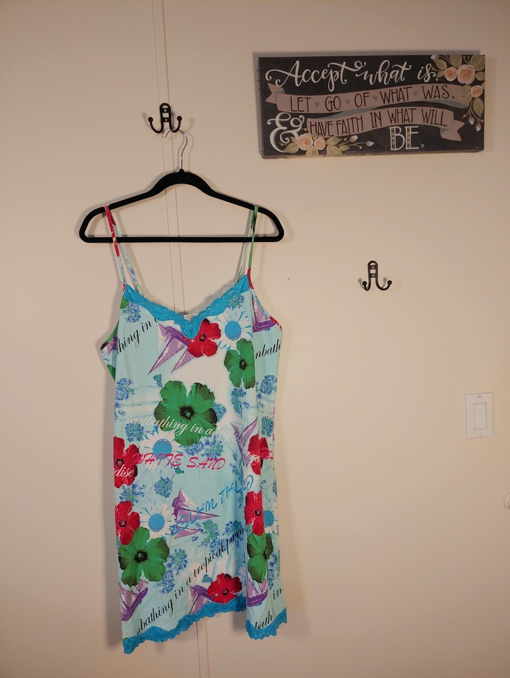 NWOT Secret Treasures 2X (18-20) Gorgeous tropical Nightgown
